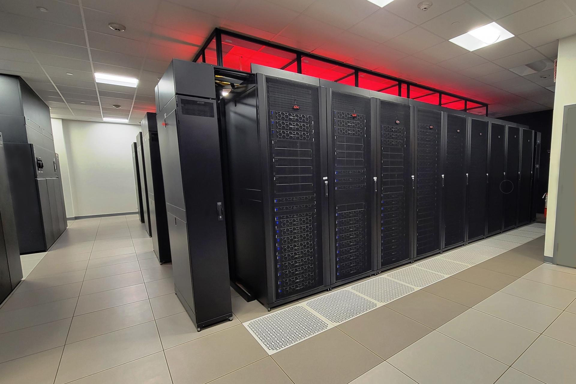 Each POD is supported by dedicated redundant  (N+1) CRAH units